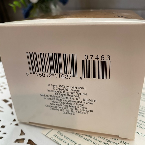 🎄HALLMARK “WHITE CHRISTMAS” KEEPSAKE ORNAMENT. RARE & RETIRED! DATED 1994! - Picture 8 of 8